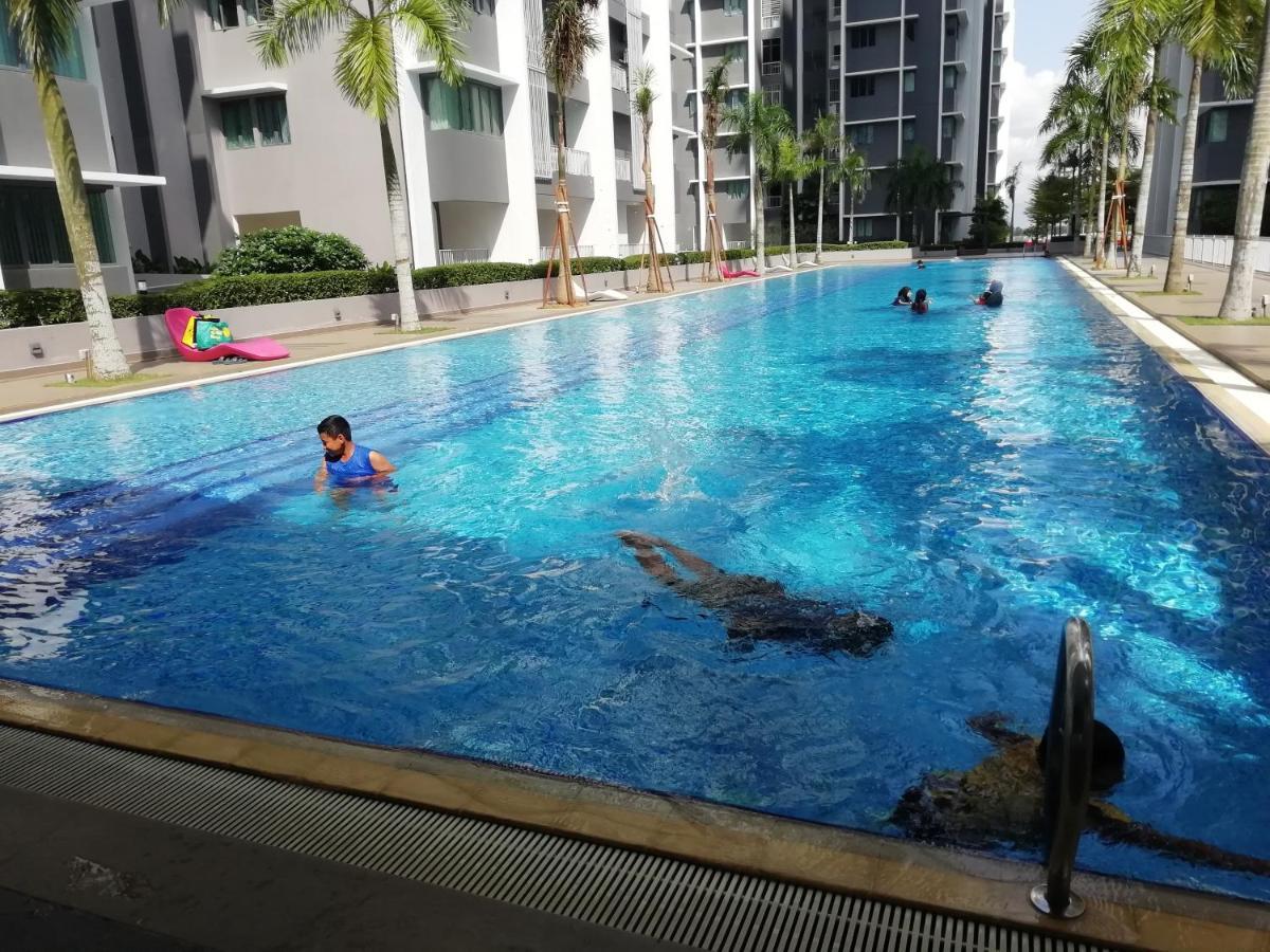 Fz Almyra Homestay Kajang Ngoại thất bức ảnh