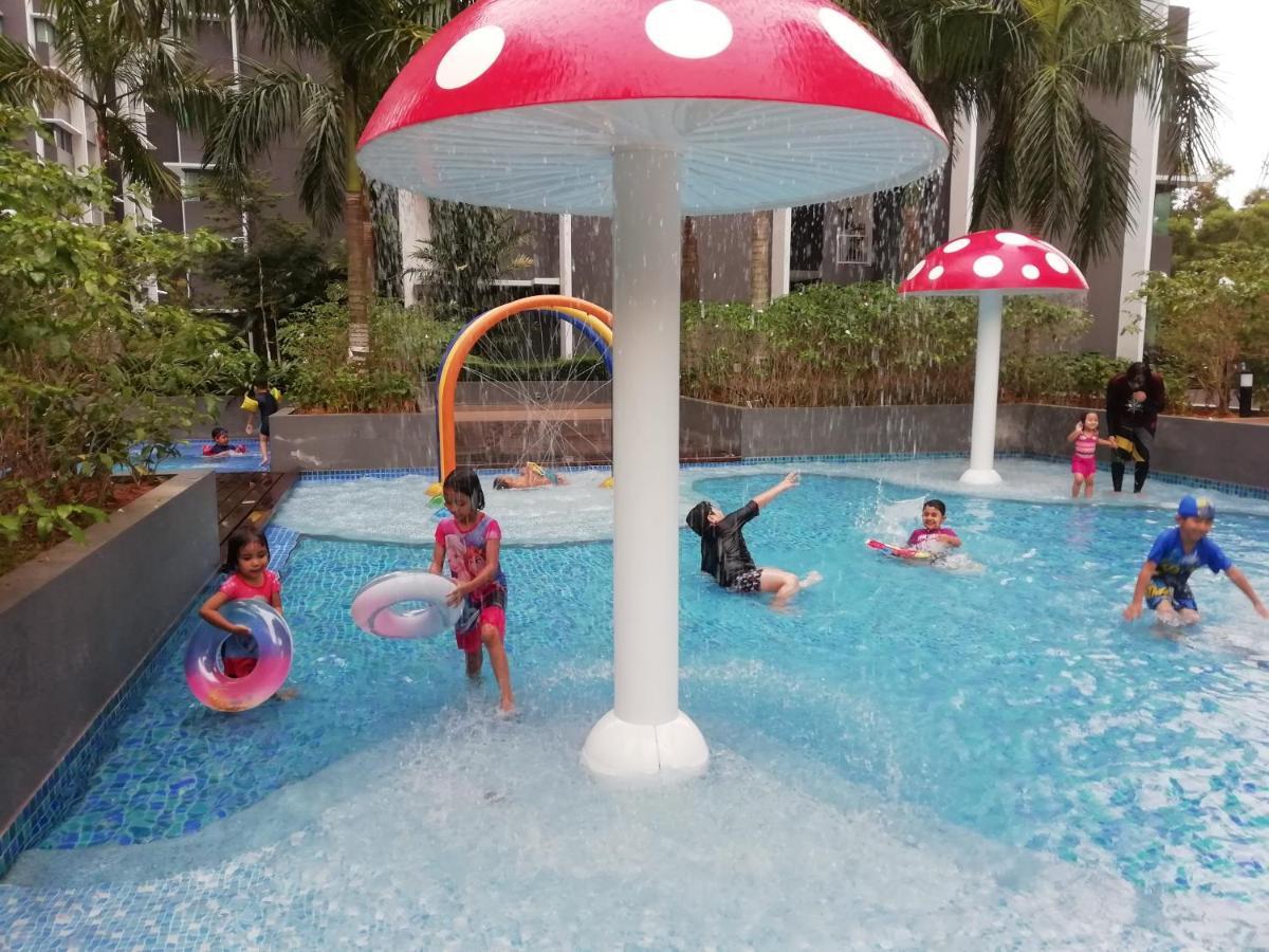 Fz Almyra Homestay Kajang Ngoại thất bức ảnh