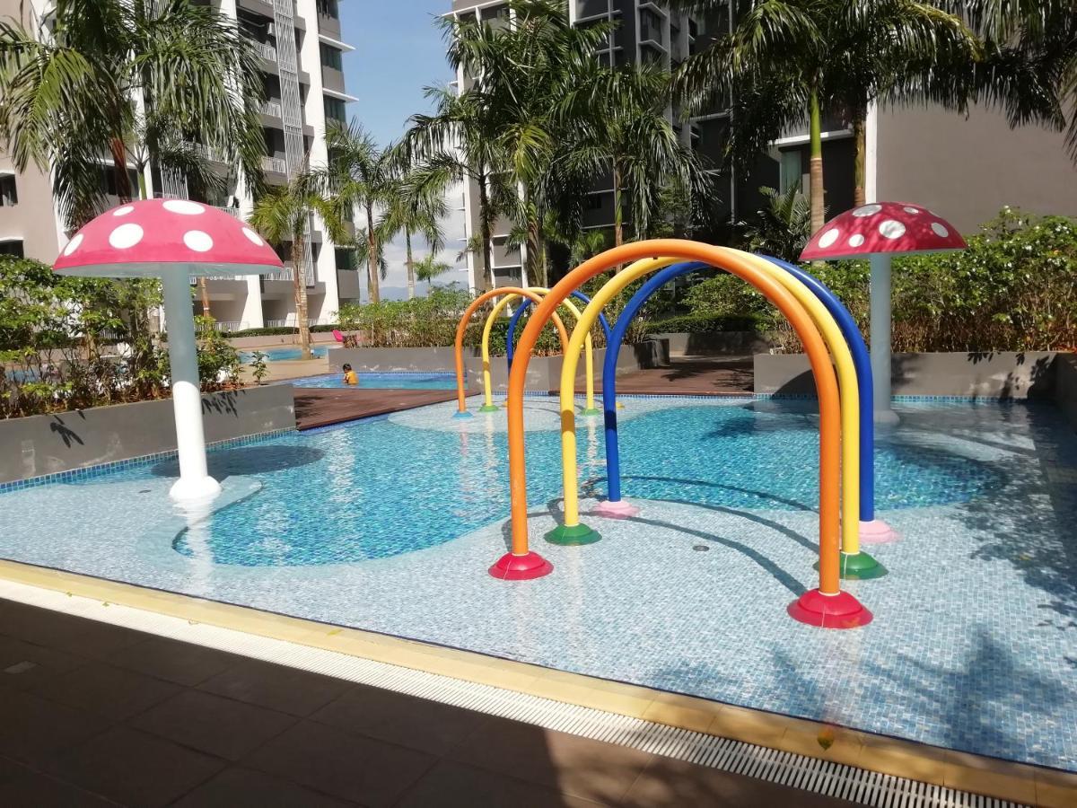 Fz Almyra Homestay Kajang Ngoại thất bức ảnh