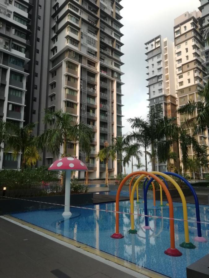 Fz Almyra Homestay Kajang Ngoại thất bức ảnh